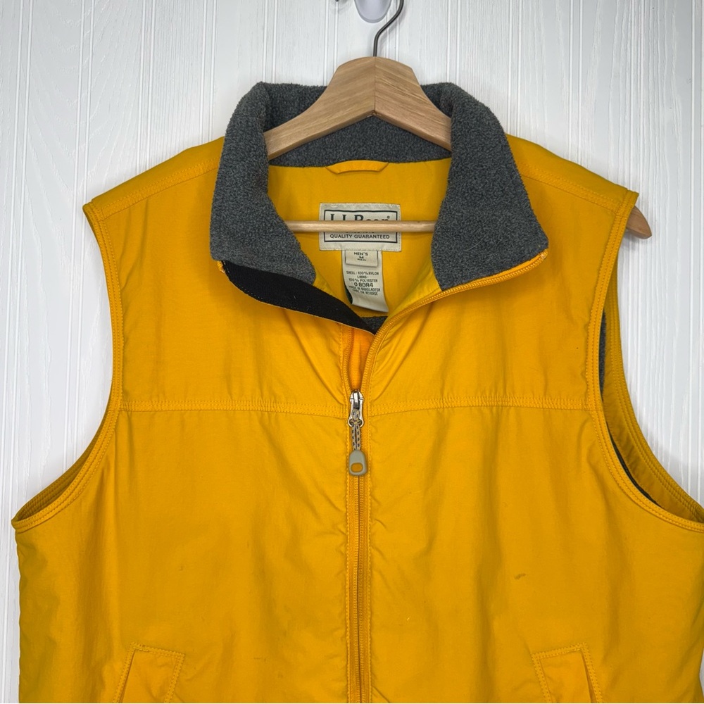 L.L. Bean fleece lined zip up vest size M - Picture 2 of 12